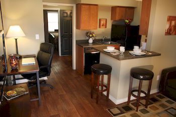 Hotel Eagle's Den Suites At Big Spring