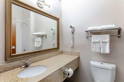 Hotel Quality Suites South Austin