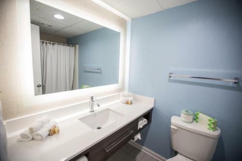 Tropical Seas Hotel