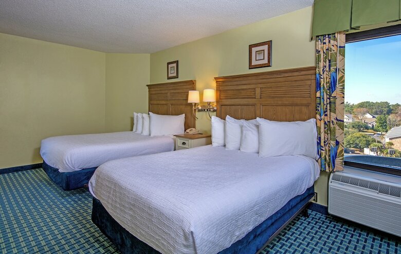 Hotel Compass Cove