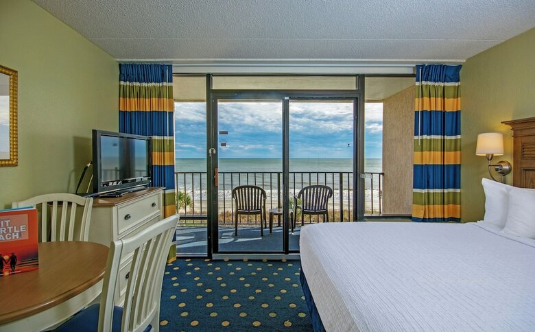Hotel Compass Cove