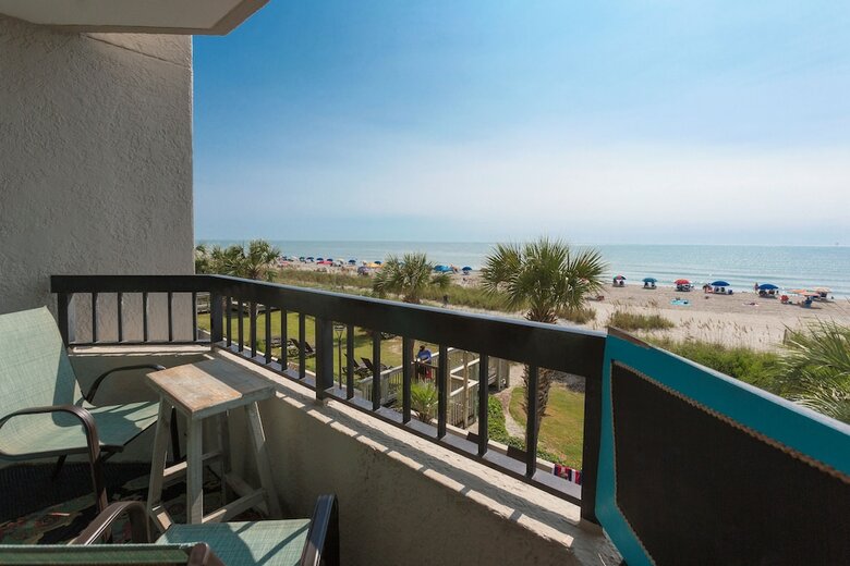 Hotel Compass Cove