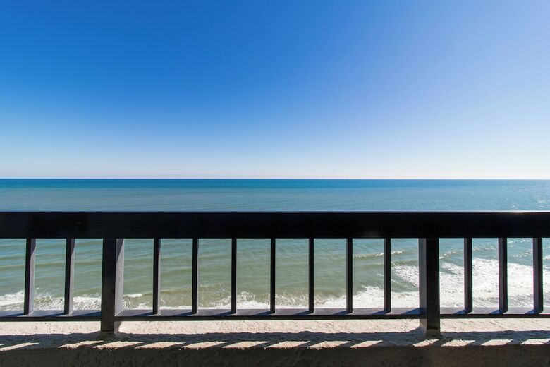 Hotel Compass Cove