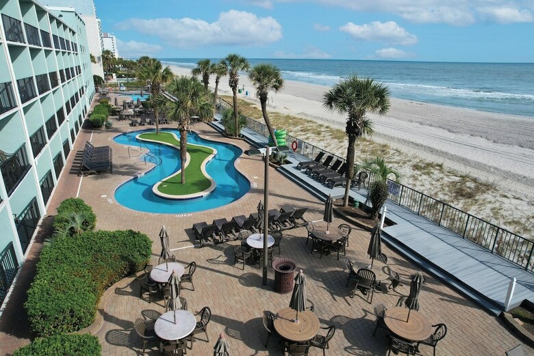 Hotel Compass Cove