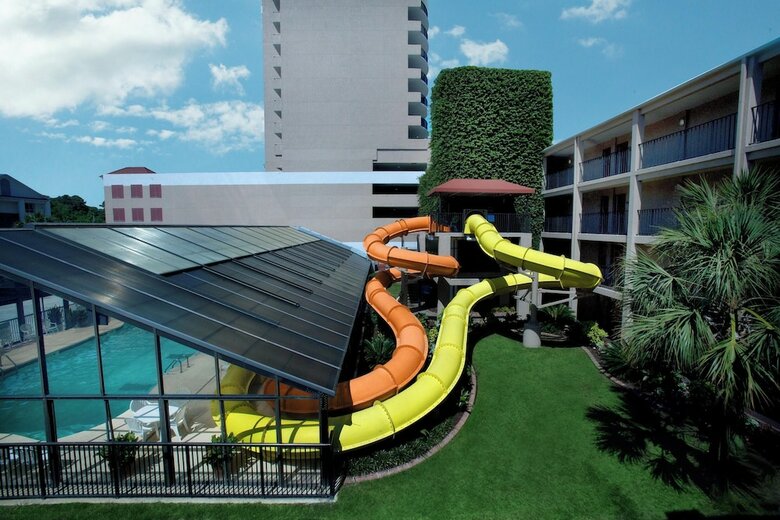 Hotel Compass Cove