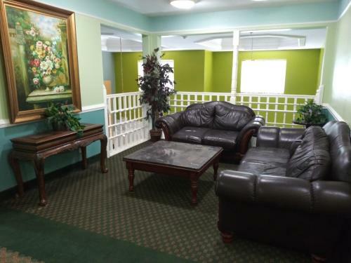 Hotel Deluxe 6 Inn & Suites