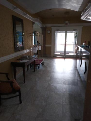 Hotel Deluxe 6 Inn & Suites