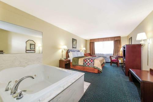 Motel Super 8 By Wyndham Burleson Fort Worth Area