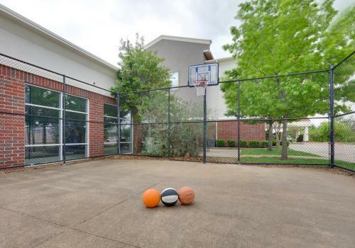 Holiday Inn Express Hotel & Suites Cleburne