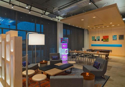 Hotel Aloft College Station