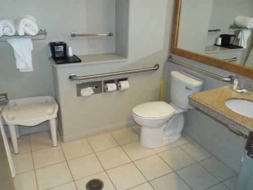 Hotel Baymont By Wyndham Columbus