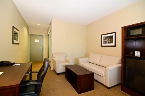 Hotel Baymont By Wyndham Columbus