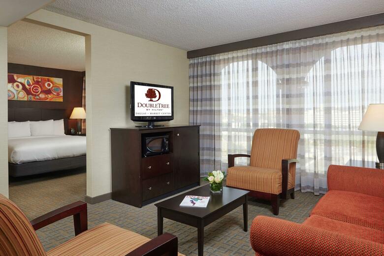 Hotel Doubletree By Hilton Dallas Market Center
