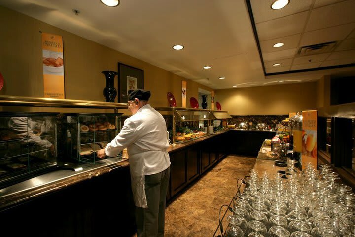 Hotel Doubletree By Hilton Dallas Market Center