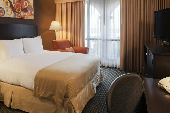 Hotel Doubletree By Hilton Dallas Market Center