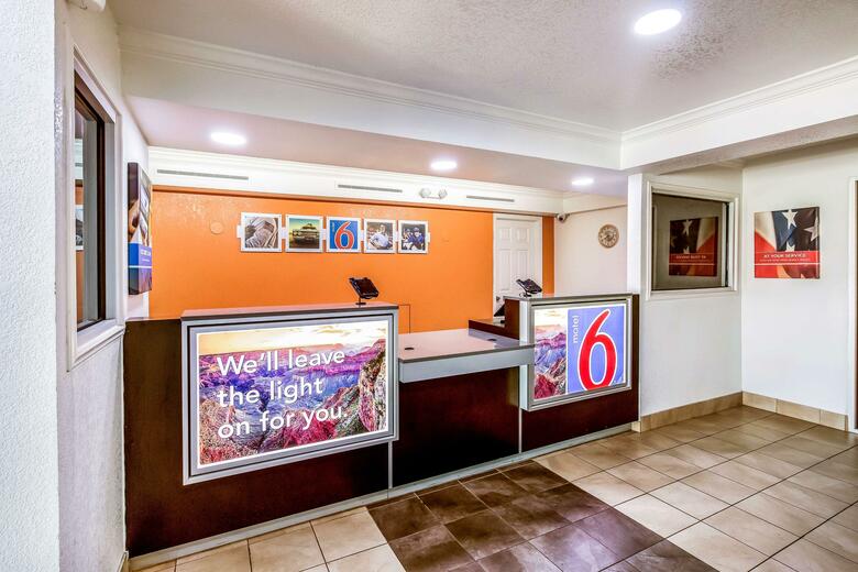 Hotel Motel 6 Euless - Dfw West