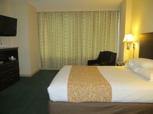 Echo Hotel & Conference Center