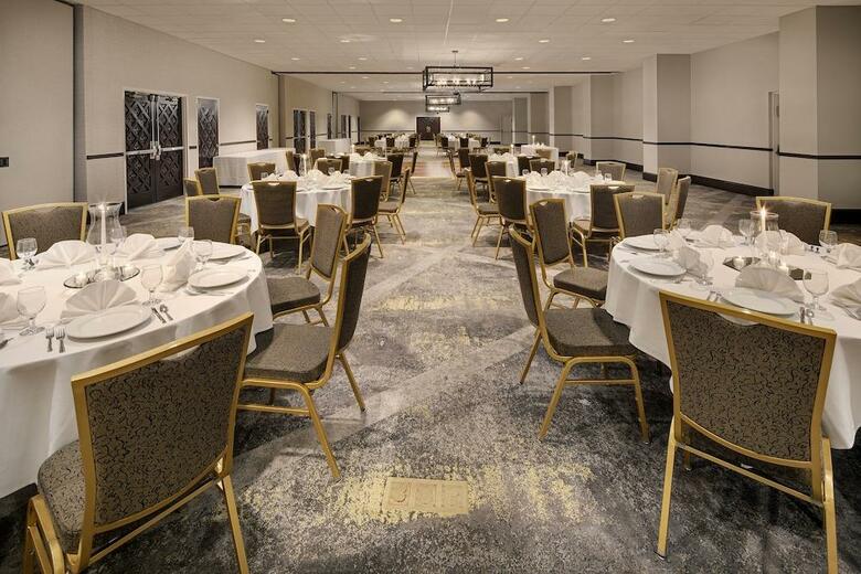Hotel Embassy Suites Dallas - Park Central Area