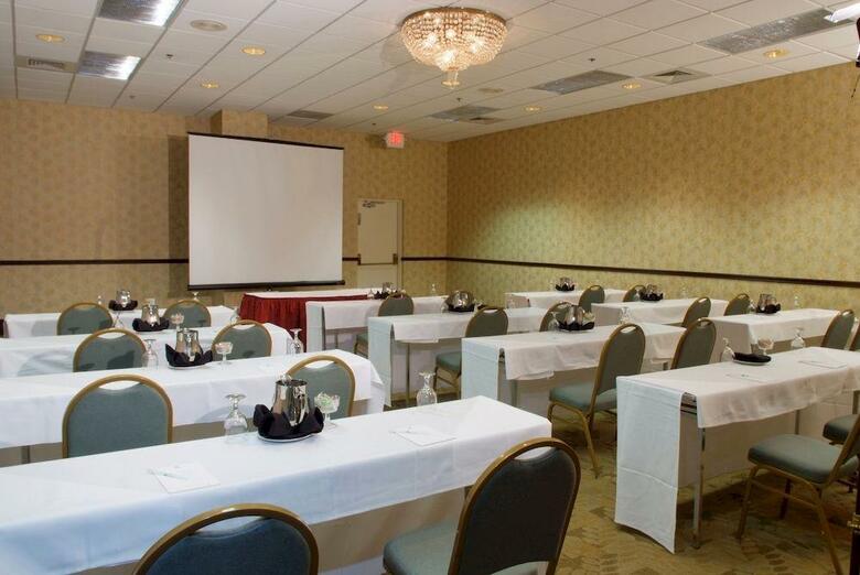 Hotel Embassy Suites Dallas - Park Central Area