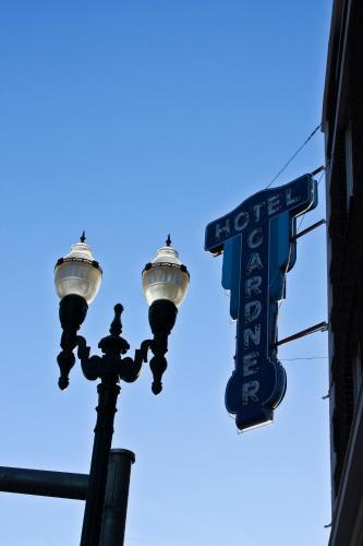 Gardner Hotel