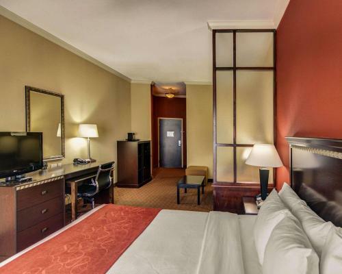 Hotel Comfort Suites Fort Worth South