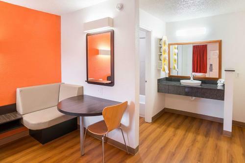 Motel 6-grand Prairie/arlington