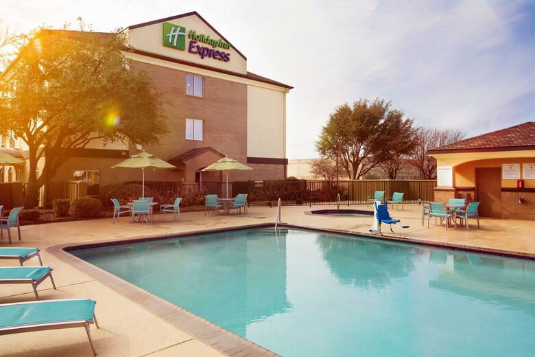 Holiday Inn Express Hotel And Suites Dfw-grapevine