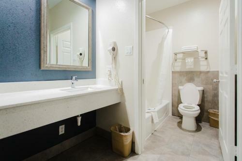 Hotel Scottish Inn & Suites Willowbrook