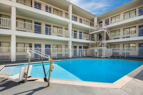 Motel 6 Humble