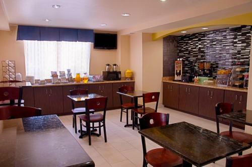 Hotel Super 8 Dfw Airport North