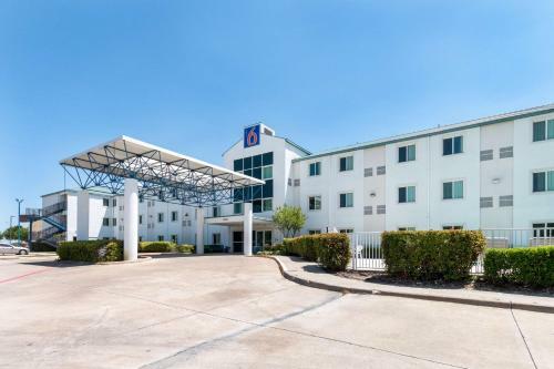 Motel 6 Dallas - Fort Worth Airport North