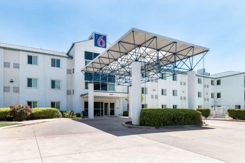 Motel 6 Dallas - Fort Worth Airport North