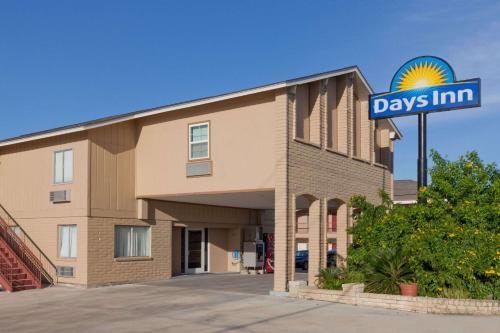 Hotel Days Inn By Wyndham Kenedy