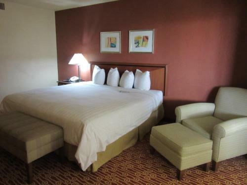 Atrium Hotel And Suites Dfw Airport
