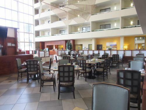 Atrium Hotel And Suites Dfw Airport