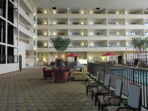 Atrium Hotel And Suites Dfw Airport
