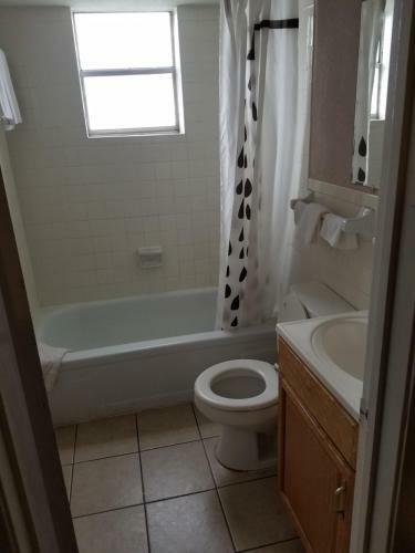 Motel Executive Inn & Suites