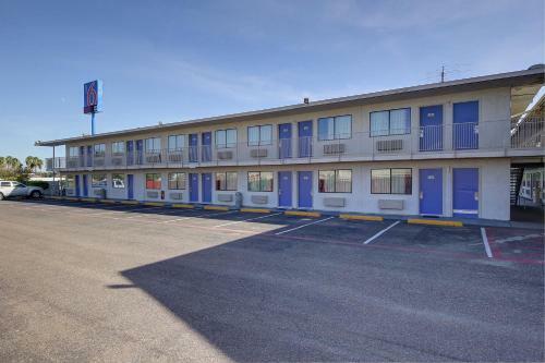 Motel 6 Laredo South