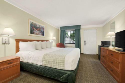 Motel Baymont Inn And Suites Longview