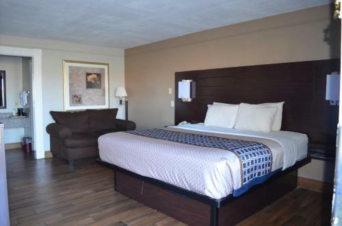 Motel Hill Country Inn