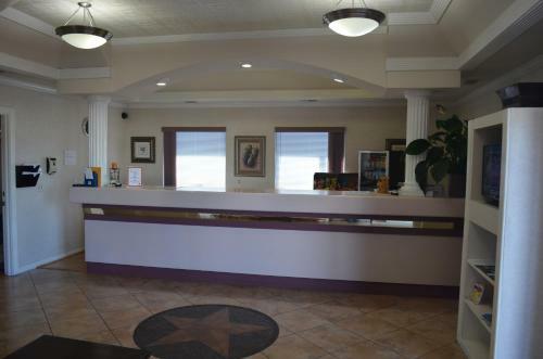 Motel Hill Country Inn