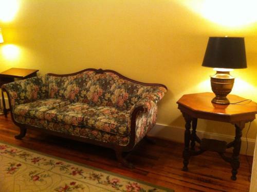 Posada Brooks House Suites
