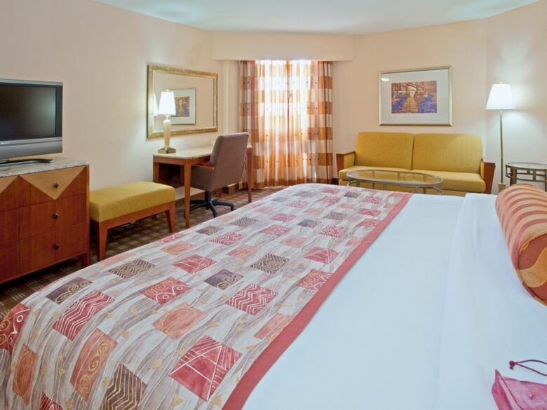 Crowne Plaza Hotel Houston River Oaks