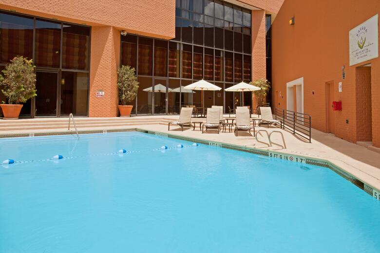 Crowne Plaza Hotel Houston River Oaks
