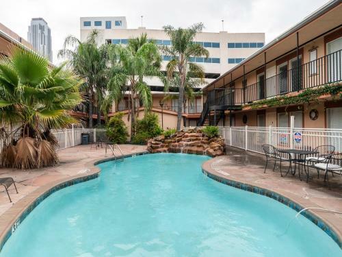 Galleria Garden Hotel