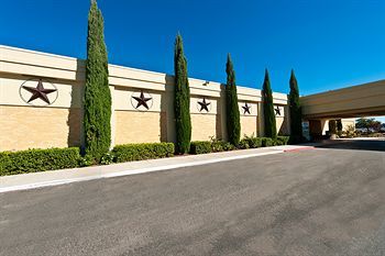 Grand Texan Hotel And Convention Center