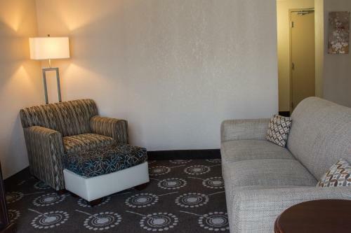 Hotel Doubletree By Hilton Midland Plaza