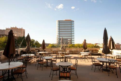 Hotel Doubletree By Hilton Midland Plaza