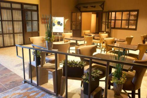 Hotel Doubletree By Hilton Midland Plaza