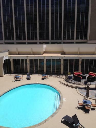 Hotel Doubletree By Hilton Midland Plaza